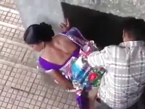 பெரிய மார்பகங்களைக்  ...
