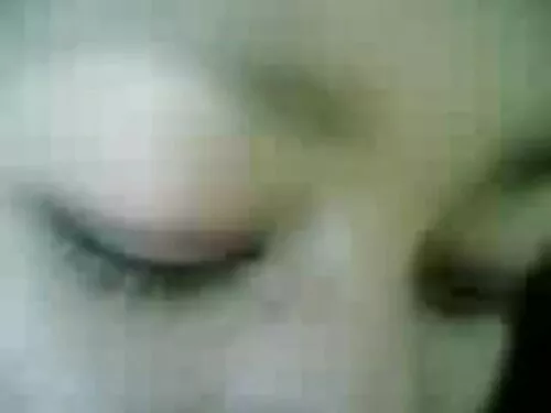 ரஷ்ய பெண் தனது ஒன்று ...