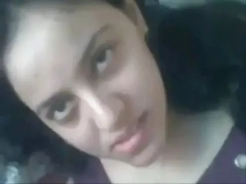 ஒரு காரில் ஒரு பரத்த ...