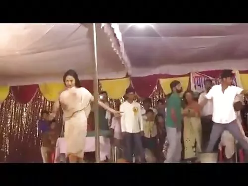பெண்களின் வெறித்தனமா ...